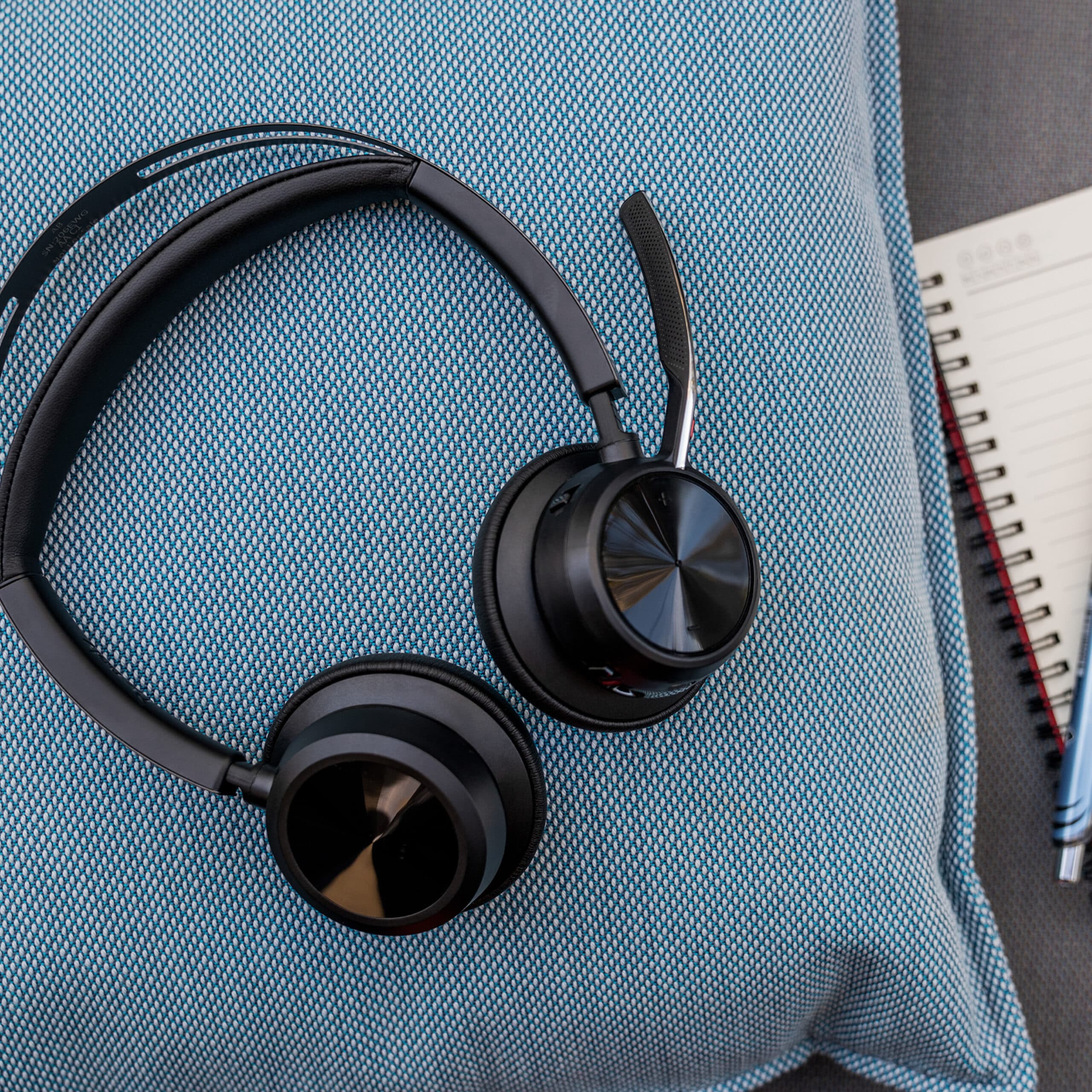 HP Poly Voyager Focus 2 USB-C-C Headset +USB-C/A Adapter - Afbeelding 5