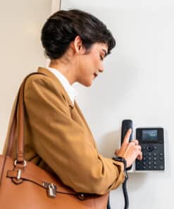 HP Poly Edge E100 IP-telefoon met PoE-ondersteuning - Afbeelding 2
