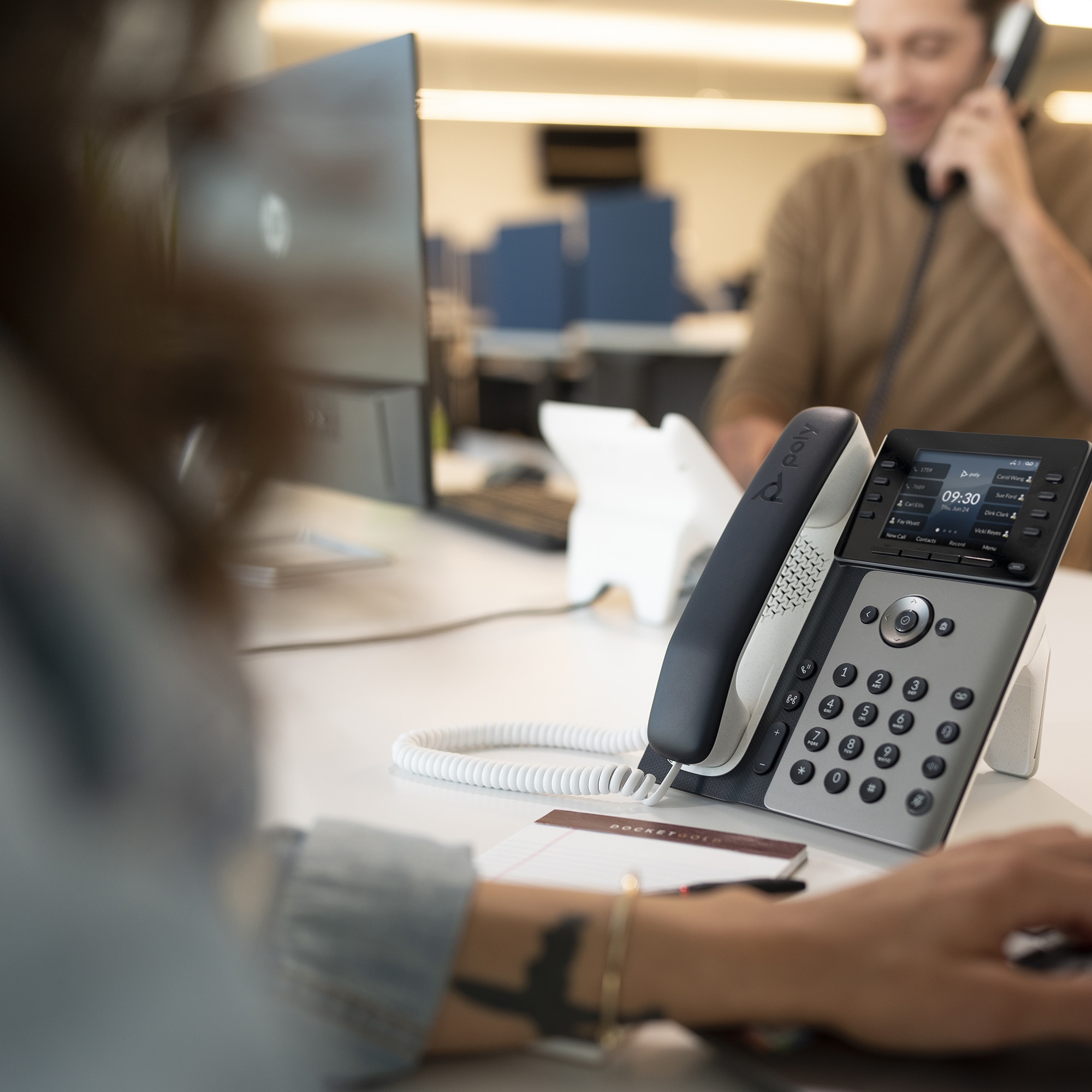 HP Poly Edge E400 IP-telefoon met PoE-ondersteuning - Afbeelding 2