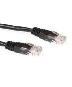 ACT Zwarte 7 meter U/UTP CAT5E patchkabel met RJ45 connectoren
