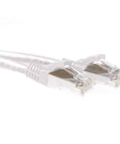 ACT Witte 7 meter SFTP CAT6A patchkabel snagless met RJ45 connectoren