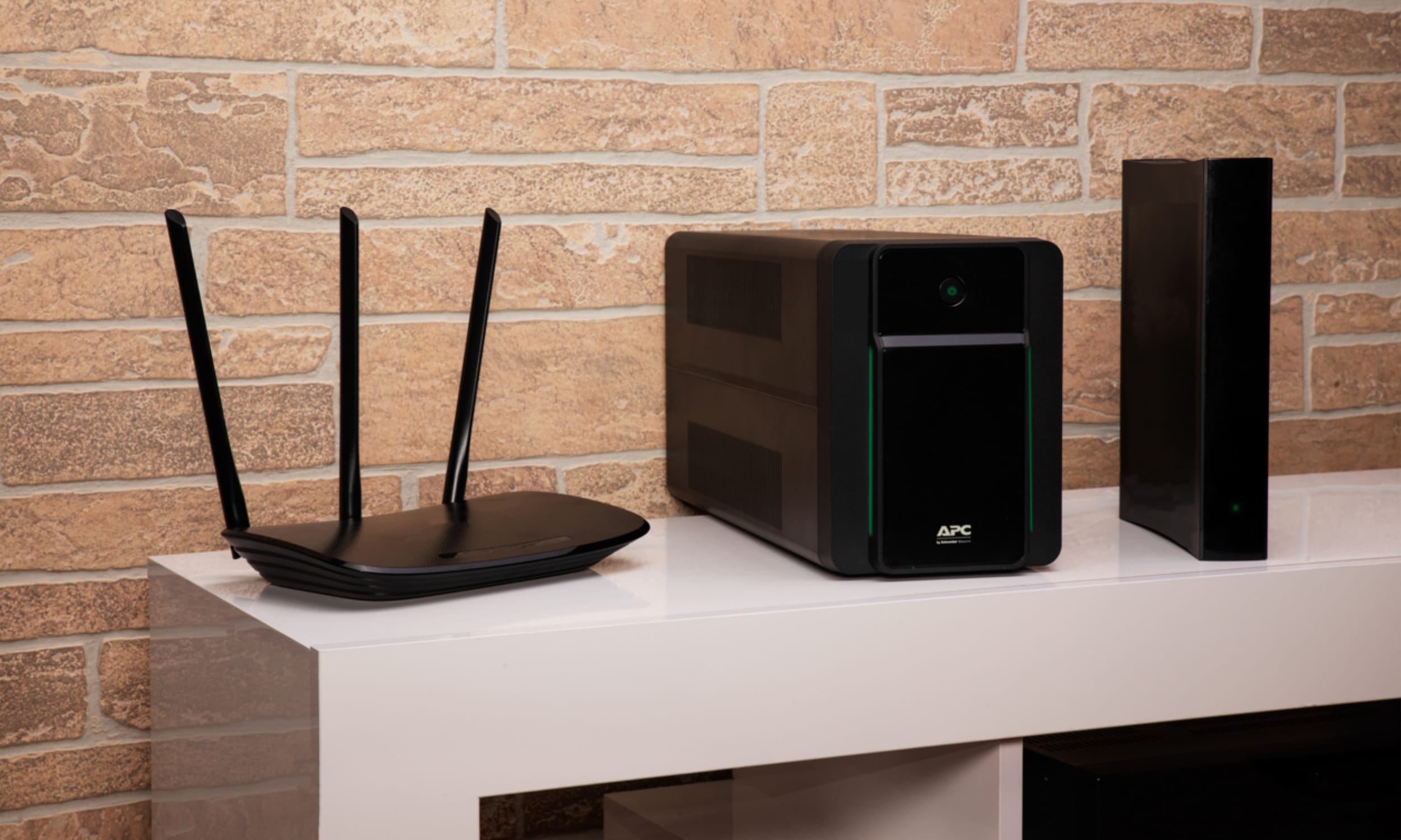 APC Back-UPS BX2200MI Noodstroomvoeding - 2200VA, 6x C13, USB - Afbeelding 3