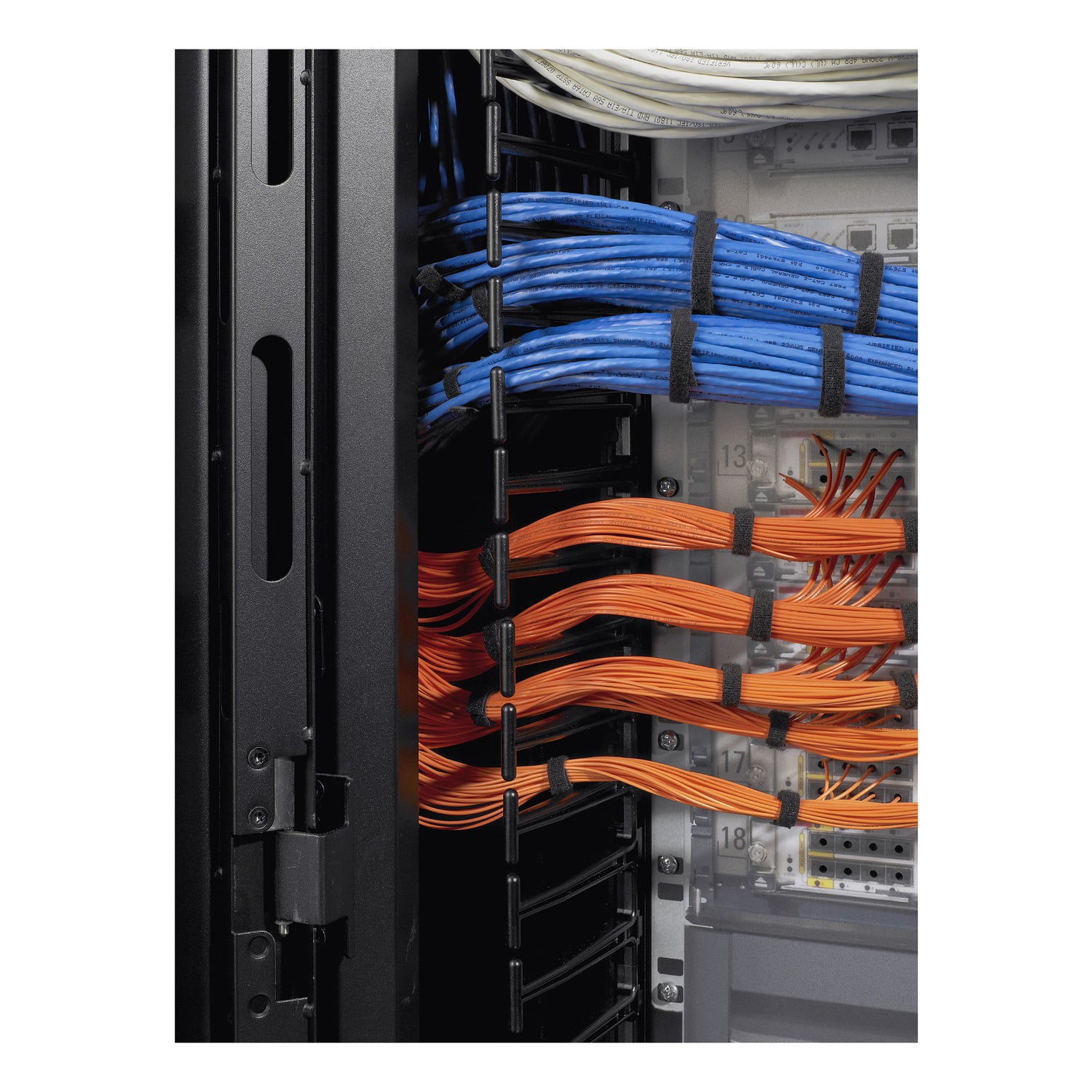 APC NetShelter SX 42U 750mm brede x 1200mm diepe netwerkbehuizing met zijden, zwart - Afbeelding 7