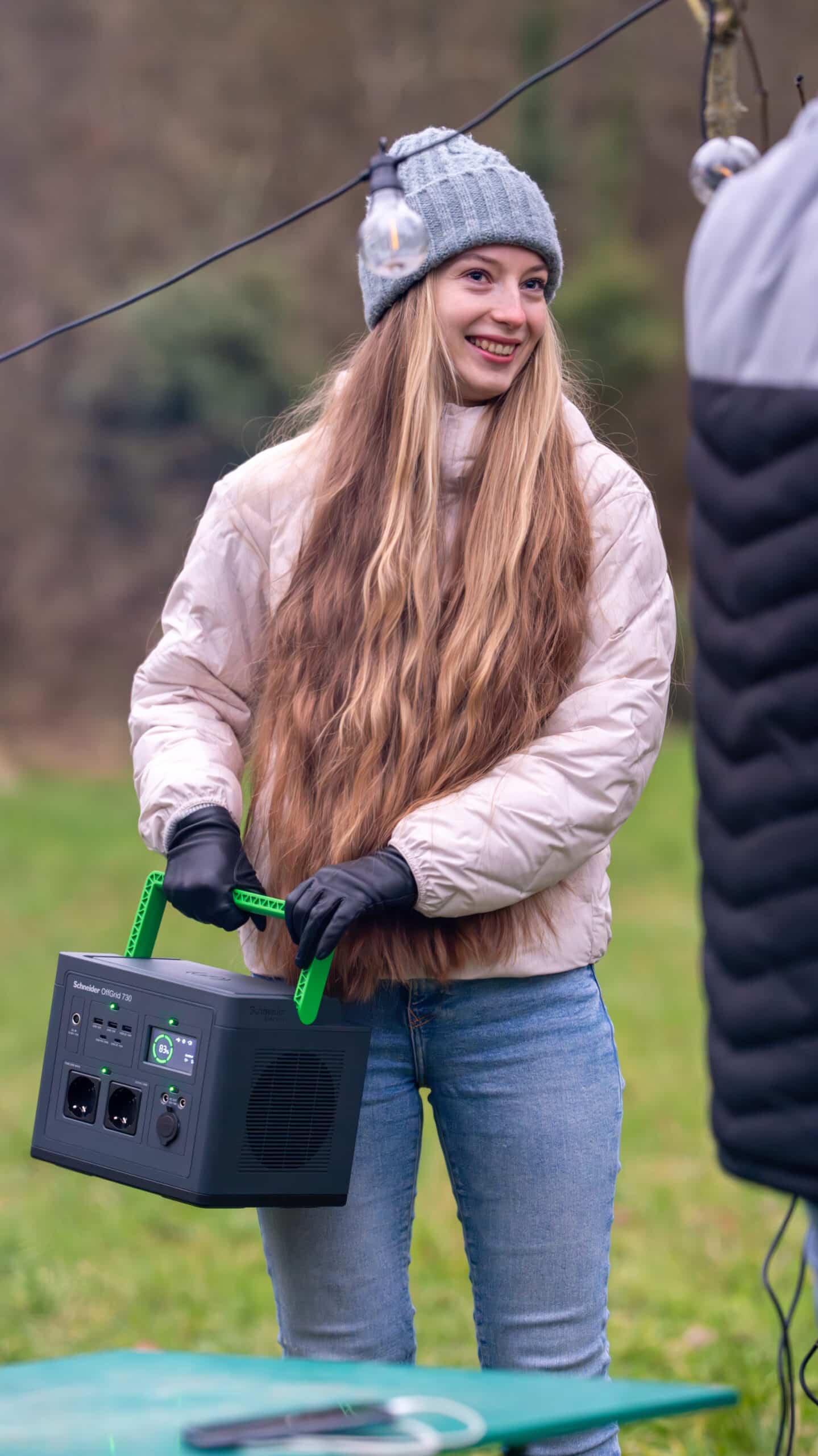 APC SE OffGrid Portable Power Station 500 - Li-Ion accu, LCD, 2x stopcontact, 3x USB-A, 2x USB-C, 3x 12V, draadloze lader - Afbeelding 5