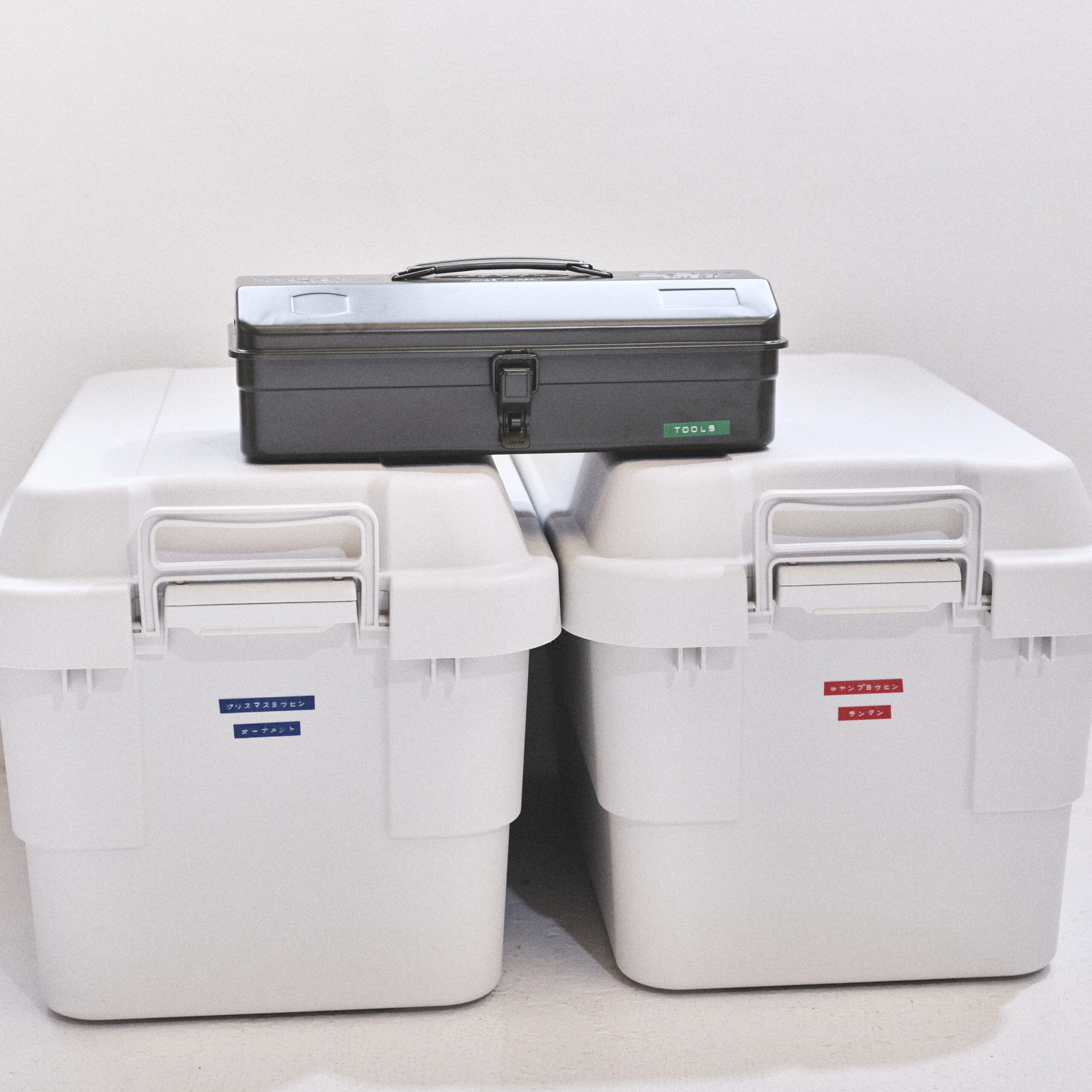 DYMO originele labeltape met reliëf | rollen van 9 mm x 3 m | Wit op rood | Zelfklevend | Voor labelmakers voor reliëfdruk | 1 stuk - Afbeelding 2