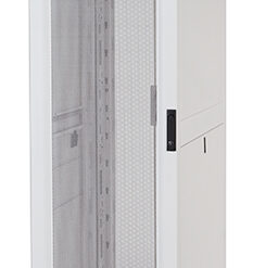 APC NetShelter SX 45U 600 mm breed x 1200 mm diep Behuizing met zijpanelen - wit