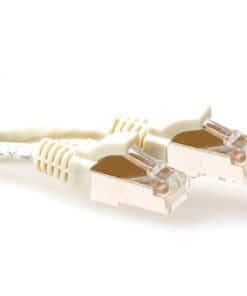 ACT Ivoor 0,5 meter SFTP CAT6A patchkabel snagless met RJ45 connectoren