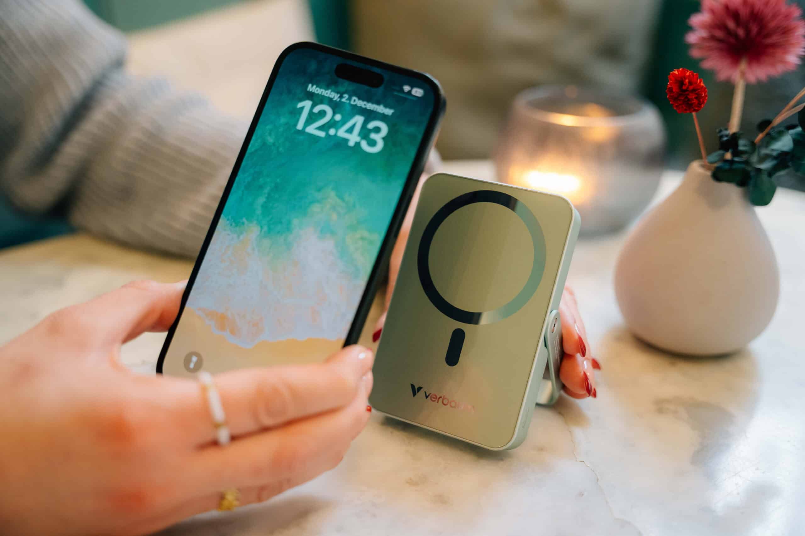 Verbatim Charge 'n' Go Magnetische Draadloze Power Bank 10000 mAh met standaard - Roze - Afbeelding 7