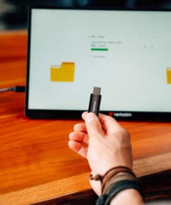 Verbatim V200 Metal USB Drive 64GB - Afbeelding 2