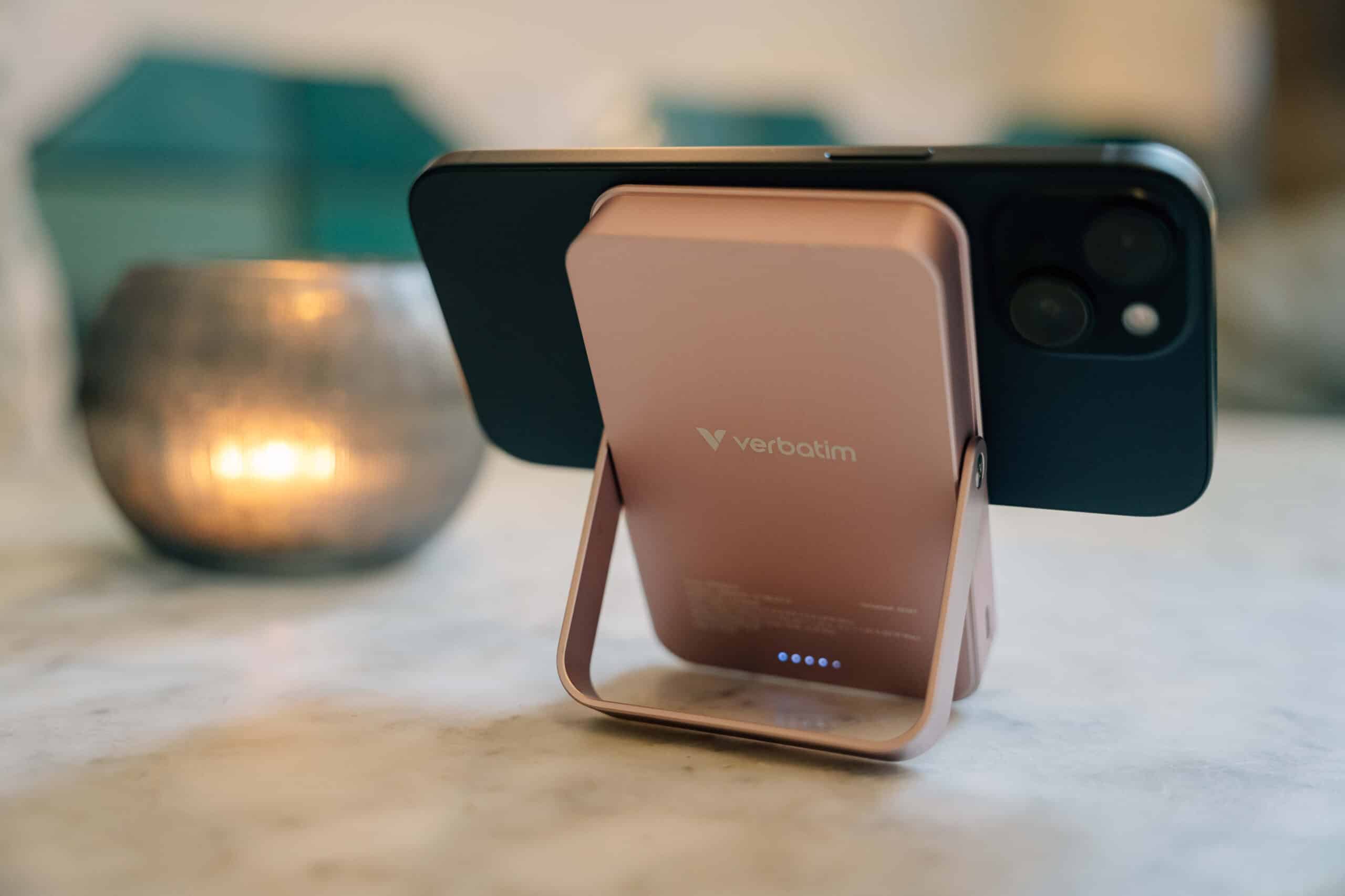 Verbatim Charge 'n' Go Magnetische Draadloze Power Bank 10000 mAh met standaard - Zwart - Afbeelding 6